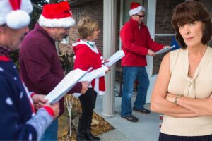 St. Pete woman shames carolers